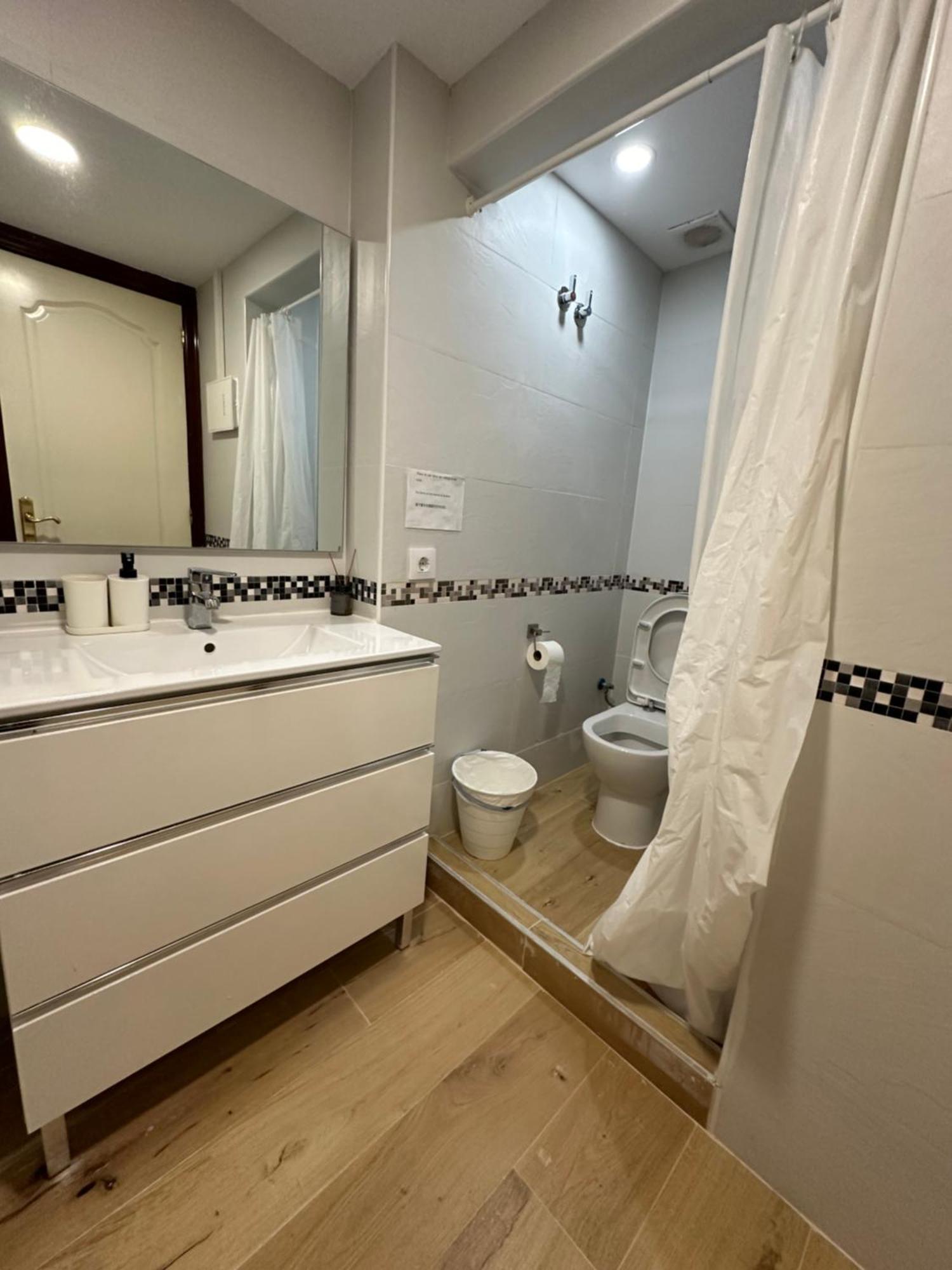 Fudodo舒适3 Beds Hotell L'Hospitalet de Llobregat Eksteriør bilde